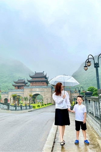 Trải qua thời gian, chuyện tình giữa Ly Kute và chàng cầu thủ dần khép lại. Họ chuyên tâm trở thành những ông bố bà mẹ, chăm chút cho con.