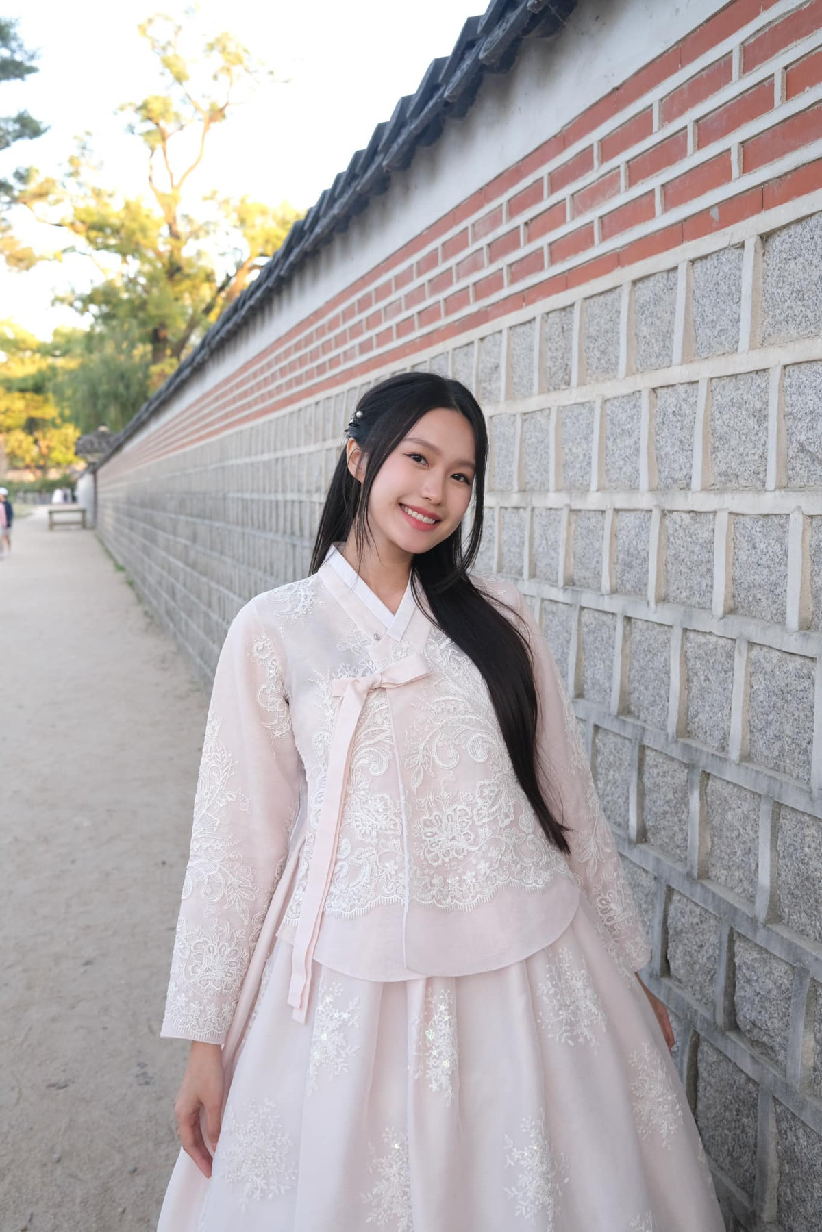 Cũng nhờ tâm lý thoải mái và nhận được nhiều sự hỗ trợ từ gia đình hai bên và chồng trong quá trình chăm con, hồi phục sau sinh nên Hải My mới nhanh chóng lấy lại vóc dáng và ngày càng xinh đẹp như vậy.