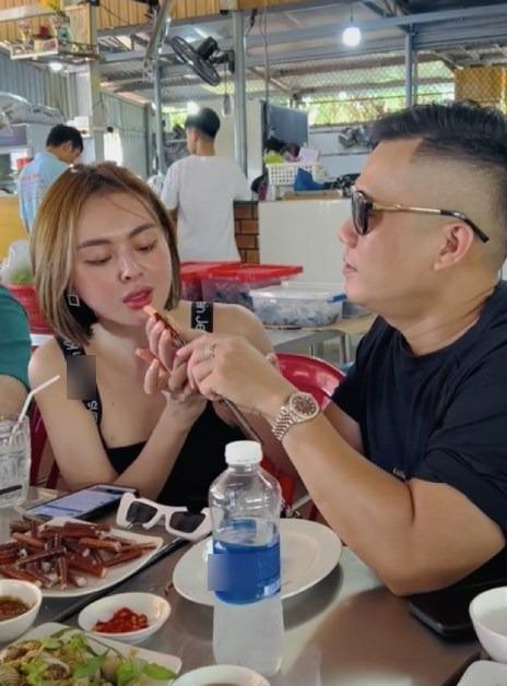 Đã từng có thời giang, Trang Nemo lên tiếng tố chồng có "tiểu tam" ngay trên mạng xã hội. Chủ đề này đã khiến dân tình xôn xao, bàn tán suốt thời gian dài.