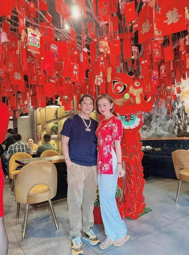 Chồng của Trang Nemo tên thật là T.T.H., hiện đang kinh doanh cửa hàng xe điện. Năm 2019, cặp đôi gặp trục trặc hôn nhân, nghiêm trọng đến mức suýt phải ly hôn.