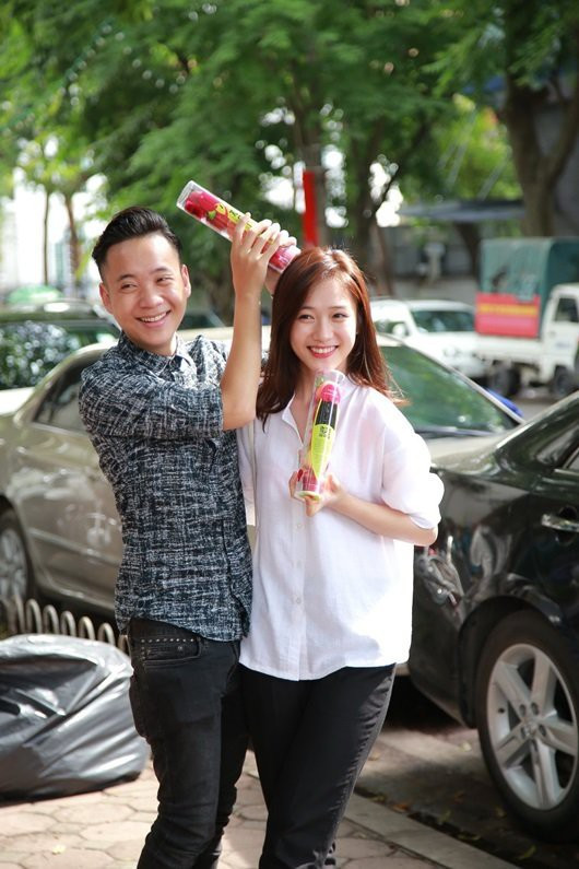 Có thể thấy dù bầu bí thật đấy, tuy nhiên làn da của Trâm Anh vẫn căng mịn, trắng hồng không tì vết, không có dấu hiệu gì của mụn như nhiều bà bầu khác.