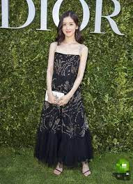 Những tưởng hôn nhân viên mãn nhưng 9/2018, chồng của Trạch Thiên bị bắt tại Mỹ vì tội xâm hại một phụ nữ.