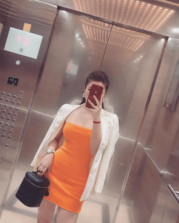 Vóc dáng Vân Navy hiện tại khiến khán giả ngỡ ngàng. Bỏ lại vẻ ngây thơ của năm tháng thanh xuân, hot girl Hà thành thuở nào giờ đã trở thành hotmom vạn người mê.