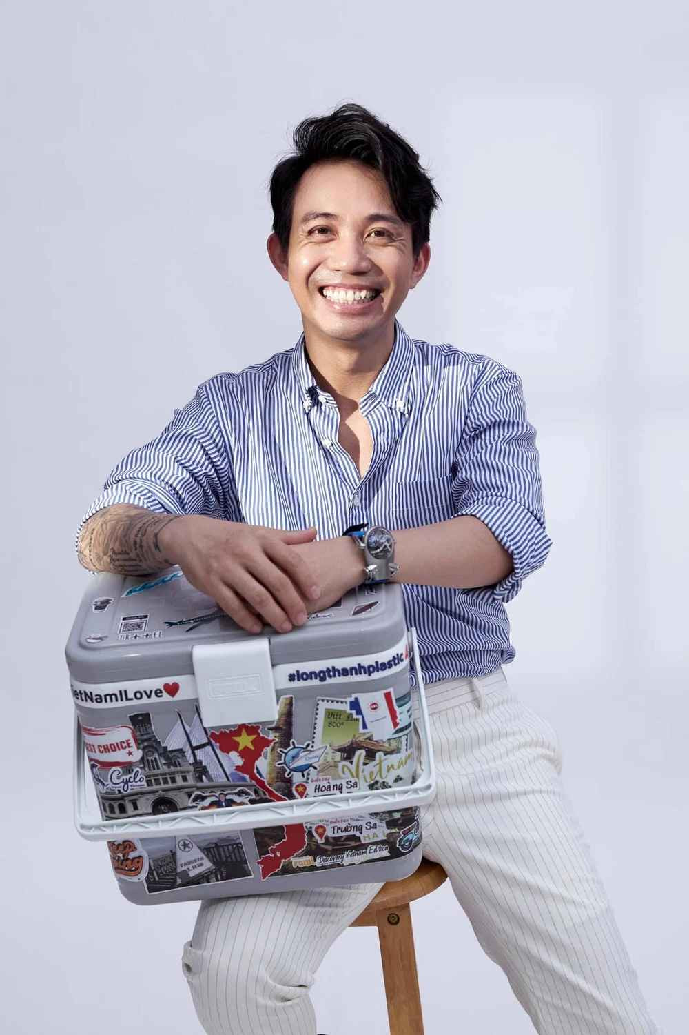 Được biết, hiện tại Minh Nhựa đang đảm nhận vị trí phó tổng giám đốc công ty nhựa Long Thành. Tuy nhiên, thời điểm ban đầu, thiếu gia ngành nhựa từng phải làm việc với mức chỉ 3 triệu đồng.