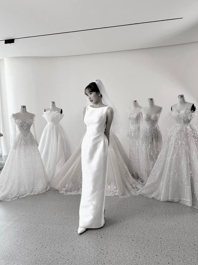 Trái ngược với những phản ứng của Huyền 204, Bụt vẫn im lặng từ đầu đến cuối. Chàng streamer chàng không có bất cứ động thái nào về chuyện kết hôn hay lên tiếng bênh vực vợ trước ồn ào từ cư dân mạng.