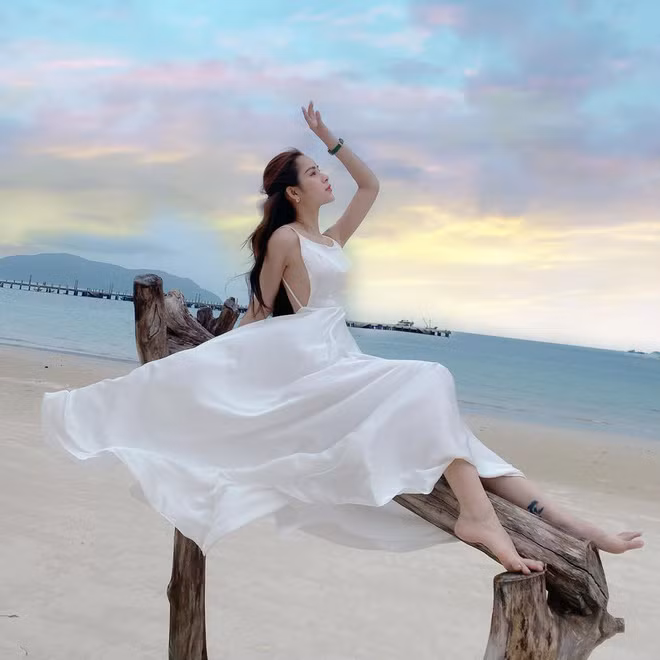 Bên dưới phần comment, mọi người đều không giấu nổi sự xuýt xoa trước nhan sắc của Tường Vi.