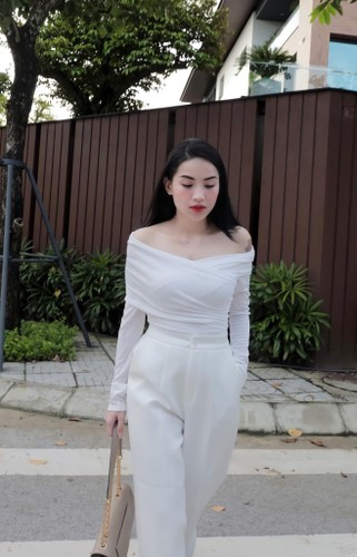 Có thể thấy, sự trở lại của Hà Linh chưa được cộng đồng mạng ủng hộ sau nhiều ồn ào đã qua.