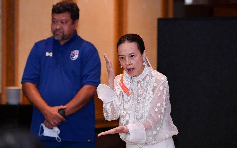 Dù có lối sống khá đơn giản nhưng nữ tỷ phú vẫn không thể cưỡng lại sức hút của các món đồ xa xỉ. Sẽ chẳng bất ngờ nếu như bà đang có trong tay một bộ sưu tập những chiếc túi xách lên tới vài chục tỷ đồng.