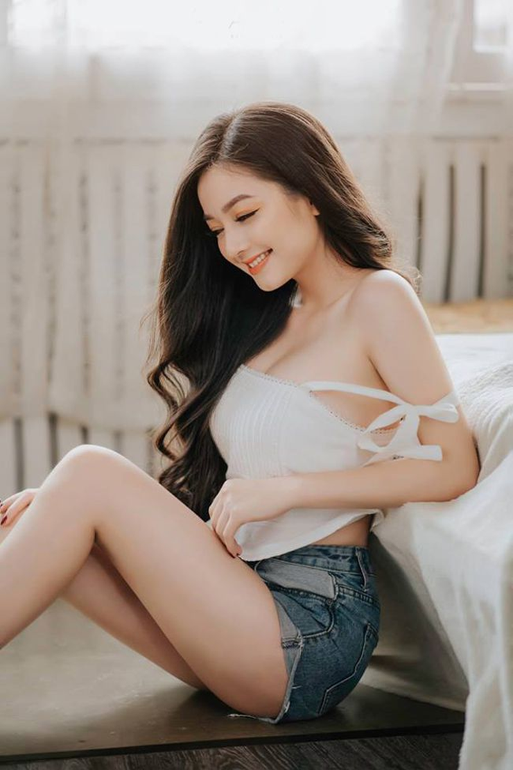 Để có thể sở hữu cơ thể với đường cong vàng, Quỳnh Trâm là kết quả của việc tập luyện kết hợp chế độ ăn uống khoa học.