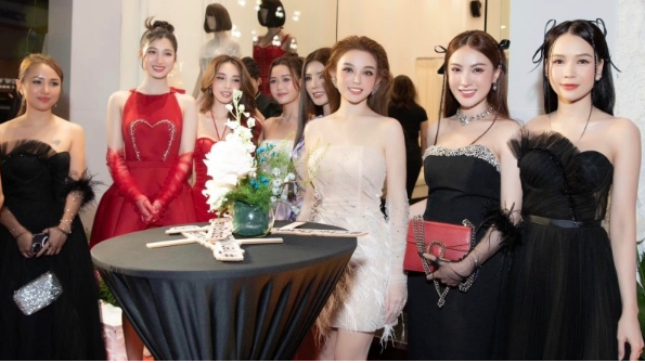 Phương Nhi đã phủ sóng ở nhiều lĩnh vực như diễn xuất, nhảy múa, người mẫu thời trang, celeb sự kiện...