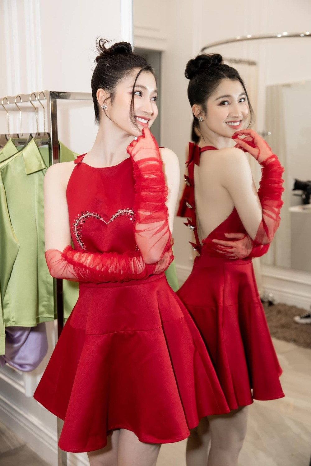  Người đẹp xứ Thanh hiện được ví như "gà đẻ trứn vàng" của công ty giải trí Sen Vàng.