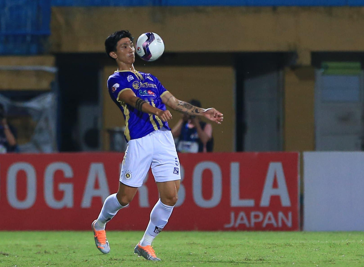Tại vòng 6 V-League 2022, Hà Nội FC tiếp đón Hải Phòng trên sân nhà Hàng Đẫy. Đây cũng là trận đấu chứng kiến sự trở lại của Đoàn Văn Hậu sau hơn 2 năm điều trị chấn thương.