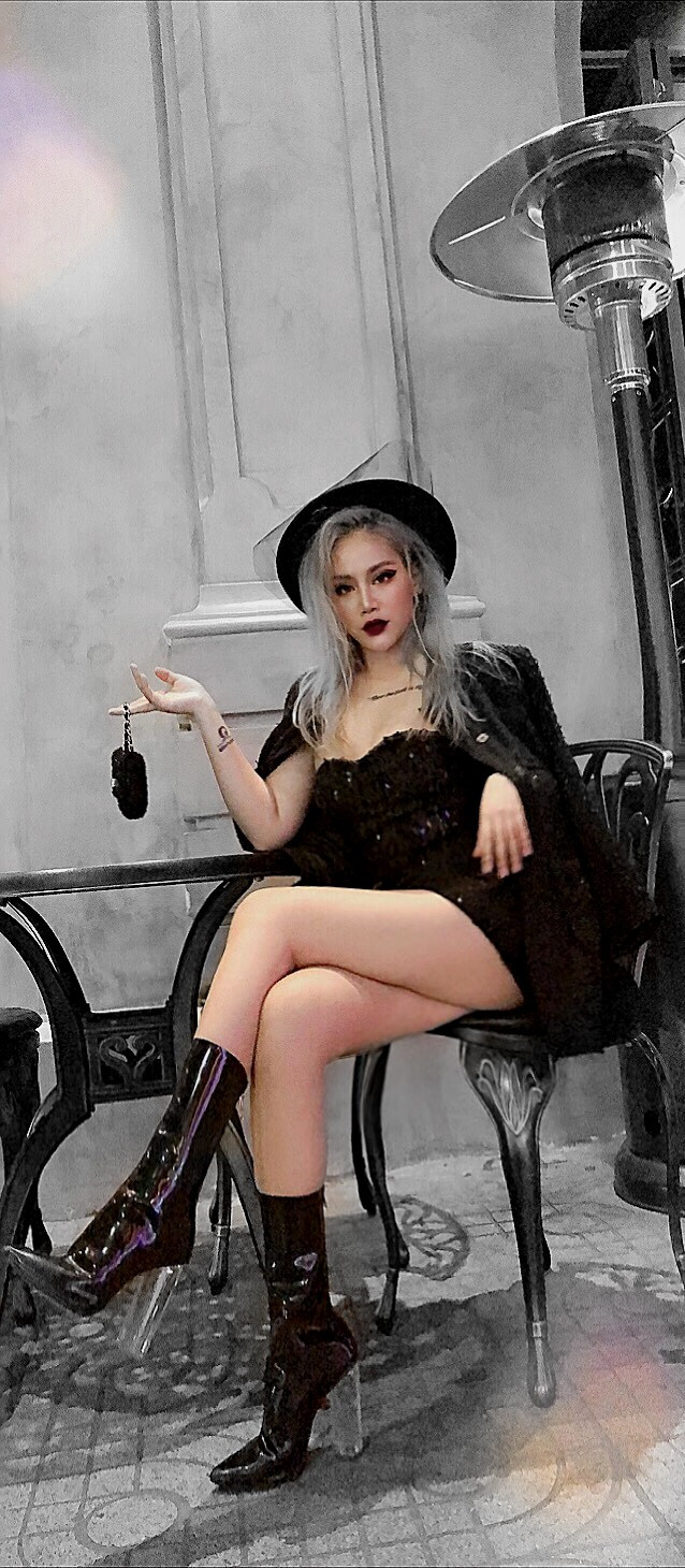 Kết quả, Yến Lê giảm được 14kg sau 2 tháng, về mốc cân nặng ban đầu là 47kg và bụng dưới giảm 14cm, từ 79cm còn 65cm.