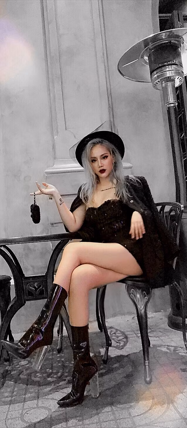 Kết quả, Yến Lê giảm được 14kg sau 2 tháng, về mốc cân nặng ban đầu là 47kg và bụng dưới giảm 14cm, từ 79cm còn 65cm.