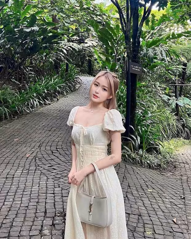 Giỏi không thua kém gì Jenny Huỳnh, Chao cũng có nhiều thành tích đáng nể trên MXH cả ngoài đời.