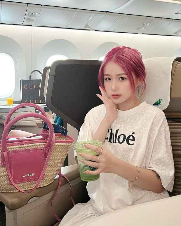 Với nhan sắc xinh đẹp cùng cách nói chuyện thu hút, Chao đang có hơn 1.8 triệu lượt theo dõi trên TikTok và được người hâm mộ ưu ái gọi là “vợ quốc dân”.