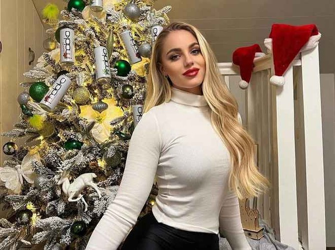 Ngoại hình quyến rũ giúp Markovic trở nên nổi tiếng nhưng cũng đem đến cho cô nàng không ít rắc rối. Chân dài Croatia nhận vô số tin nhắn khiếm nhã, quấy rối trên mạng xã hội.