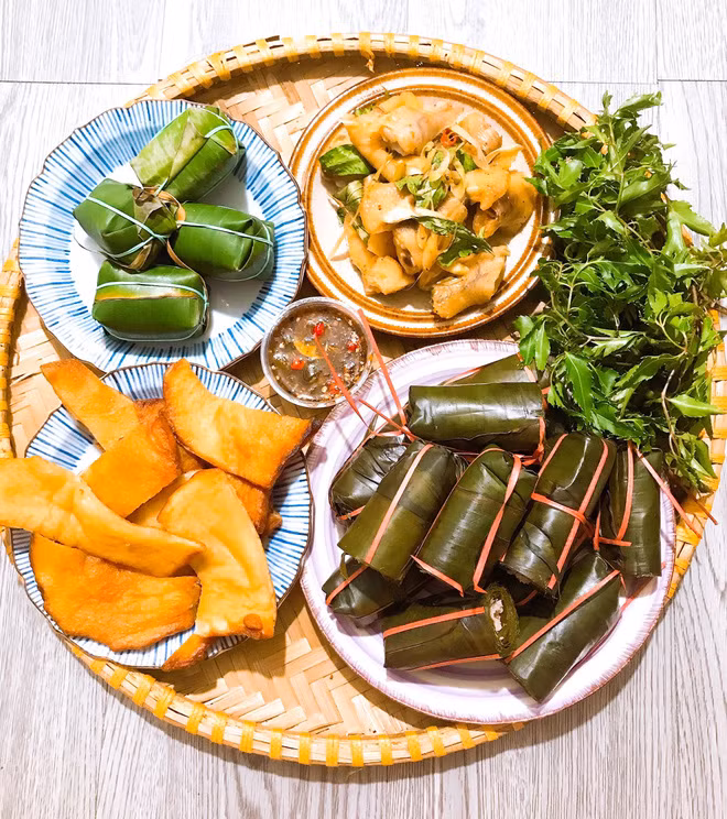 Trong quan niệm của Vân Anh, mâm cơm gia đình là thứ không thể thiếu được, bởi giờ cơm đến cũng đồng nghĩa với khoảnh khắc gắn kết những thành viên trong gia đình lại với nhau đã đến.