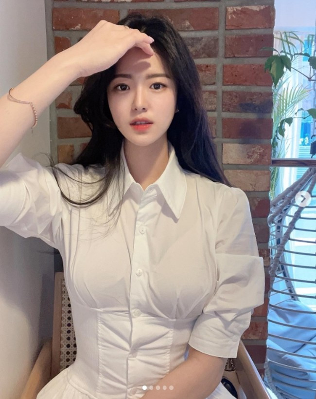 Các món ăn được Yang Hyoseung nạp vào cơ thể luôn được đảm bảo chế biến đơn giản nhất có thể như áp chảo (đối với thịt), ăn sống (đối với cá tươi) hoặc luộc, hấp đối với rau, củ. Nhờ cách ăn nhẹ nhàng, ít gia vị, dầu mỡ, vòng 2 của người đẹp lúc nào cũng ở trạng thái phẳng lỳ.