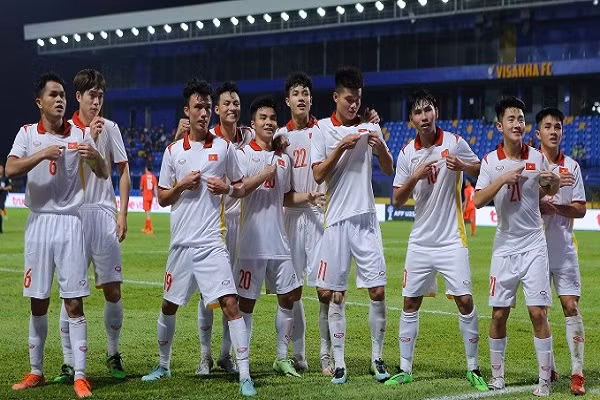 Vui dap Singapore 7 ban, U23 Viet Nam gui loi thach dau Thai Lan