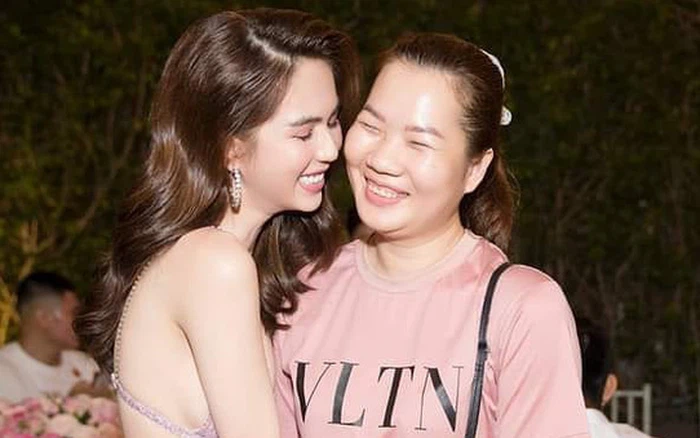 Cách đây không lâu, Ngọc Trinh đã khiến cõi mạng không khỏi xôn xao khi đăng status về chuyện Thuý Kiều bỗng dưng đòi nghỉ việc, nguyên nhân quá mệt mỏi khi phải dọn mớ đồ hiệu của nữ hoàng nội y.