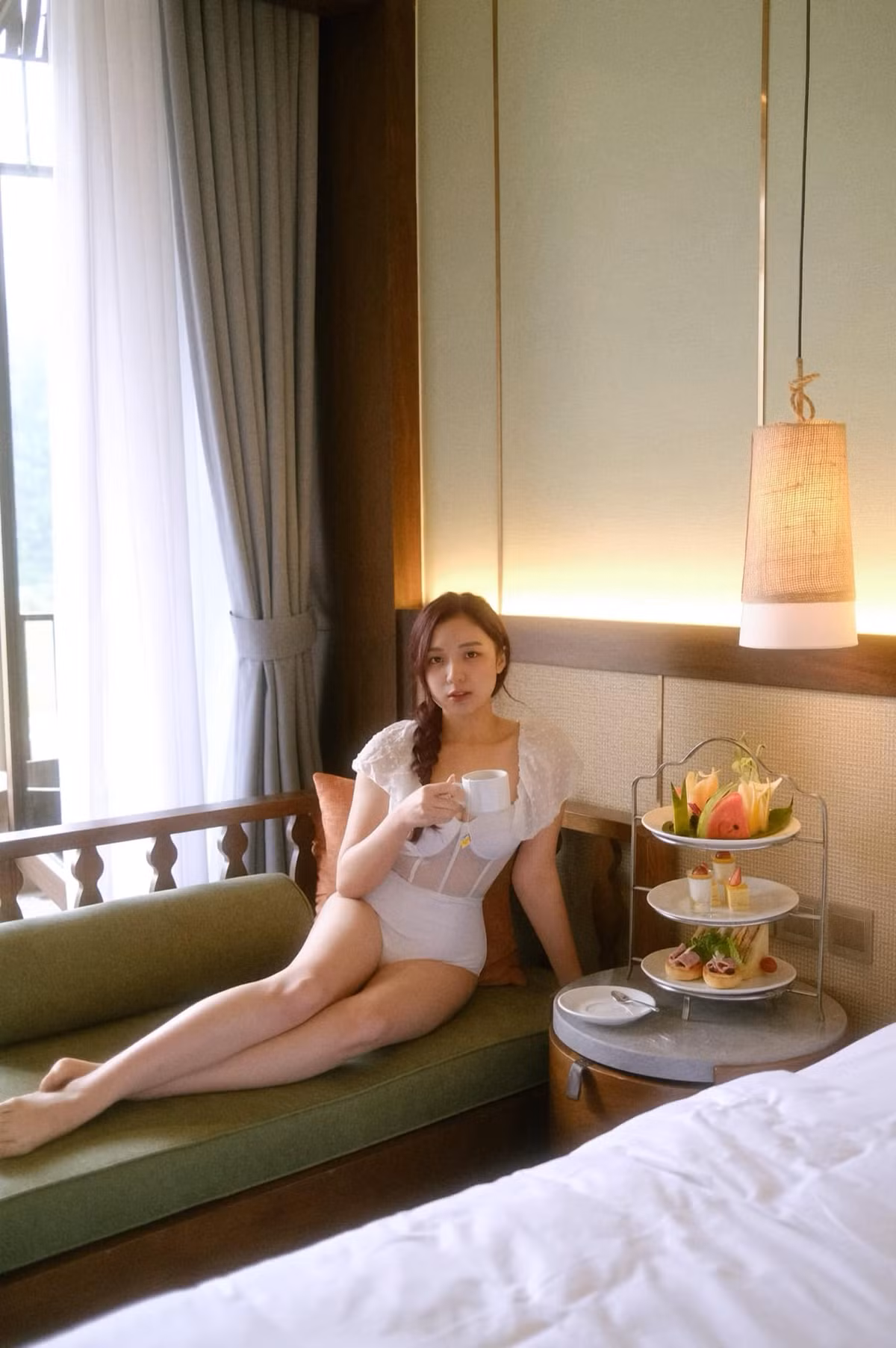 Dưới bài đăng của Phương Thảo, nhiều người đã để lại bình luận khen ngợ nhan sắc của nữ MC chân ngắn nhất VTV này.