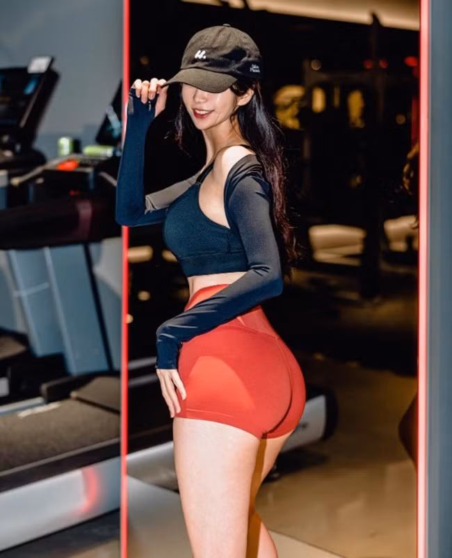 Thông thường, các người mẫu nội y có xu hướng theo đuổi hình ảnh mảnh mai, nhỏ nhắn song Pigmong lại khác. Cô nàng tôn sùng vẻ đẹp phồn thực, đặc biệt thích ăn và tập để sở hữu vòng 3 nở nang, đầy đặn.