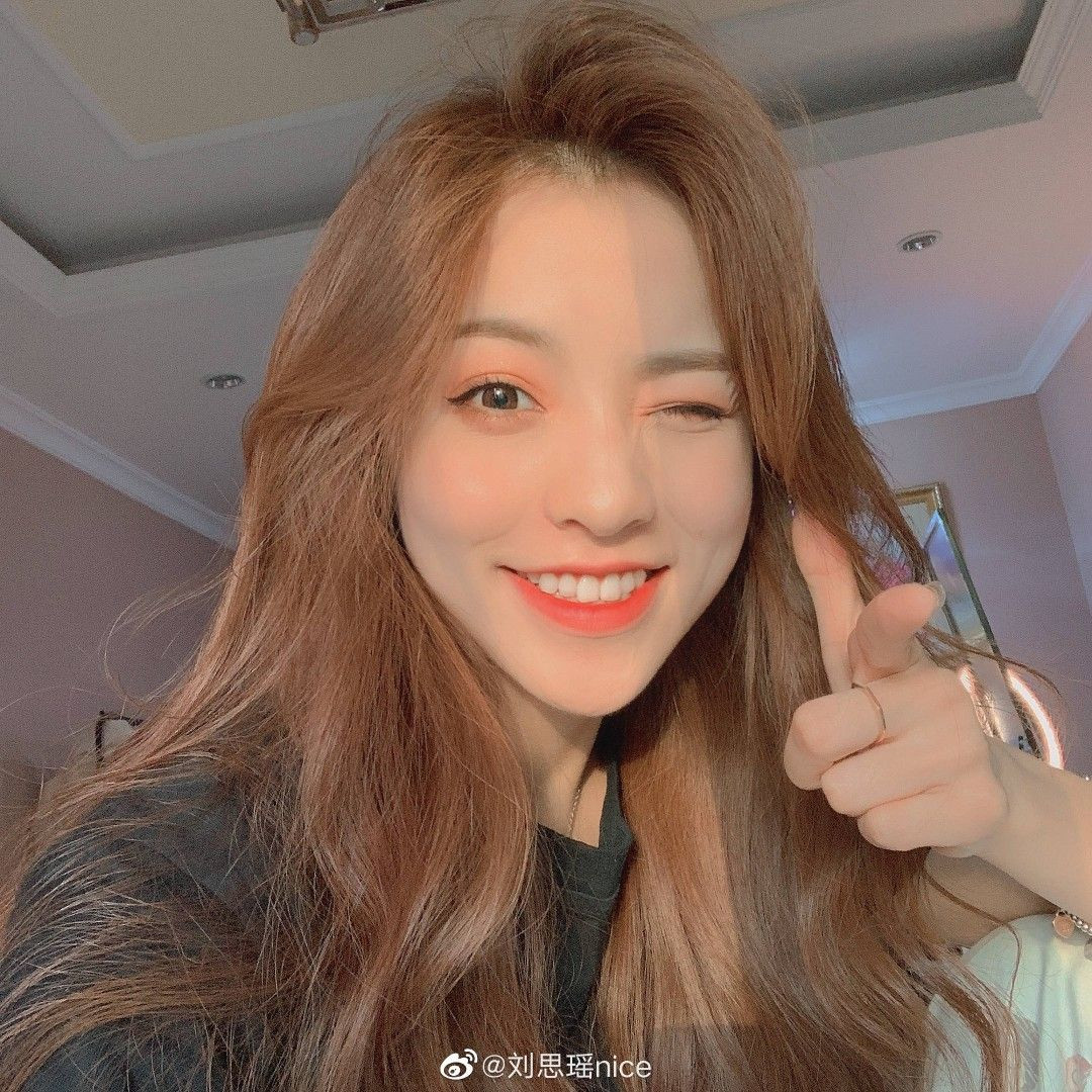 Tuy nhiên, Liu Siyao cũng bất ngờ phải chịu rất nhiều điều tiếng, tất cả chỉ vì sự xuất hiện không qua “filter”.