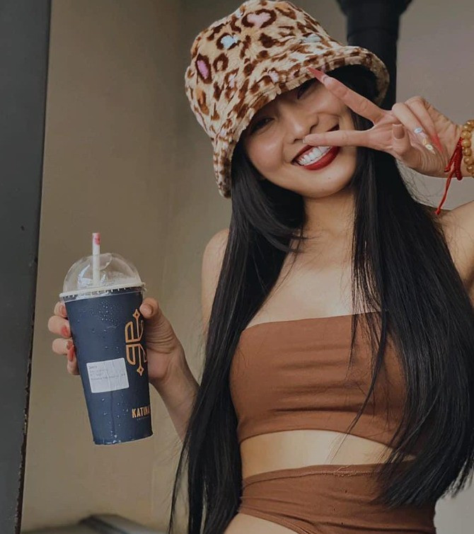 rang cá nhân của Tammy thu hút hơn 67 nghìn lượt theo dõi, nhất là từ sau khi video quay cảnh nhảy phụ đạo cho phần trình diễn của các rapper “gây sốt” mạng xã hội.