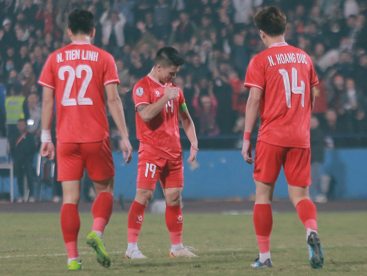 Như vậy, chỉ trong vòng 90 phút của trận đấu, Xuân Son đóng góp dấu giày trong cả 5 bàn thắng. (3 kiến tạo, 2 bàn thắng cá nhân).