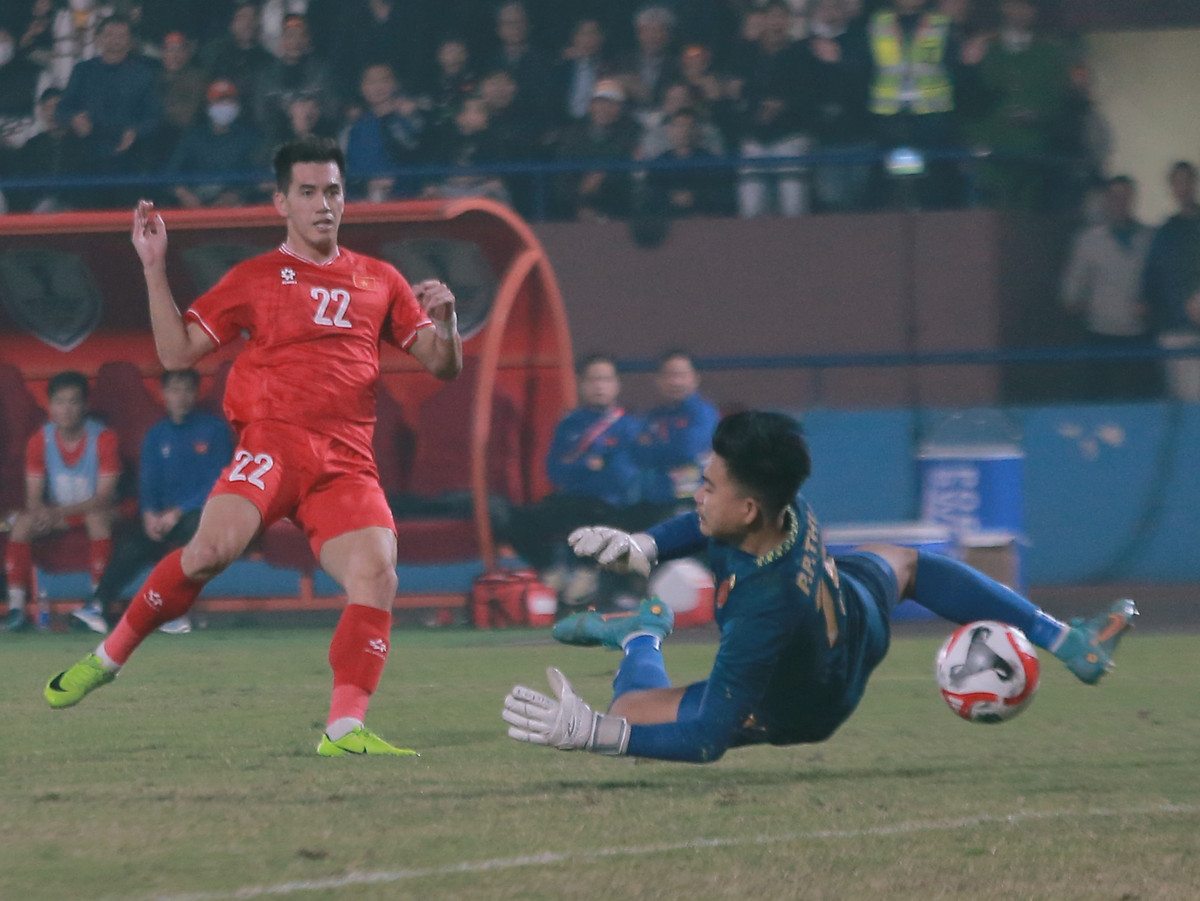 Với chiến thắng 5-0 trước Myanmar, ĐT Việt Nam ngạo nghễ đứng đầu bảng B AFF Cup 2024 (10 điểm, hiệu số bàn thắng 9) cùng với Philippines vào bán kết AFF Cup 2024.