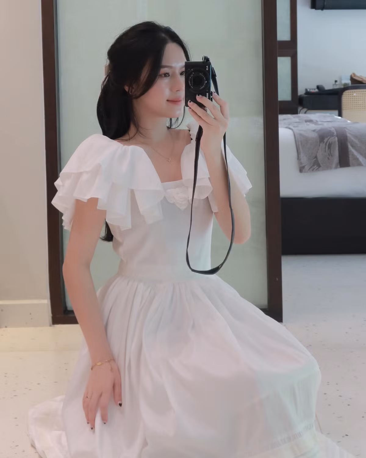 Sinh ra và lớn lên tại Tuyên Quang, khi nhìn cảnh người dân quê nhà gặp sự cố về thiên tai, lũ lụt Tố Uyên đứng ngồi không yên và lập tức bắt tai vào việc.