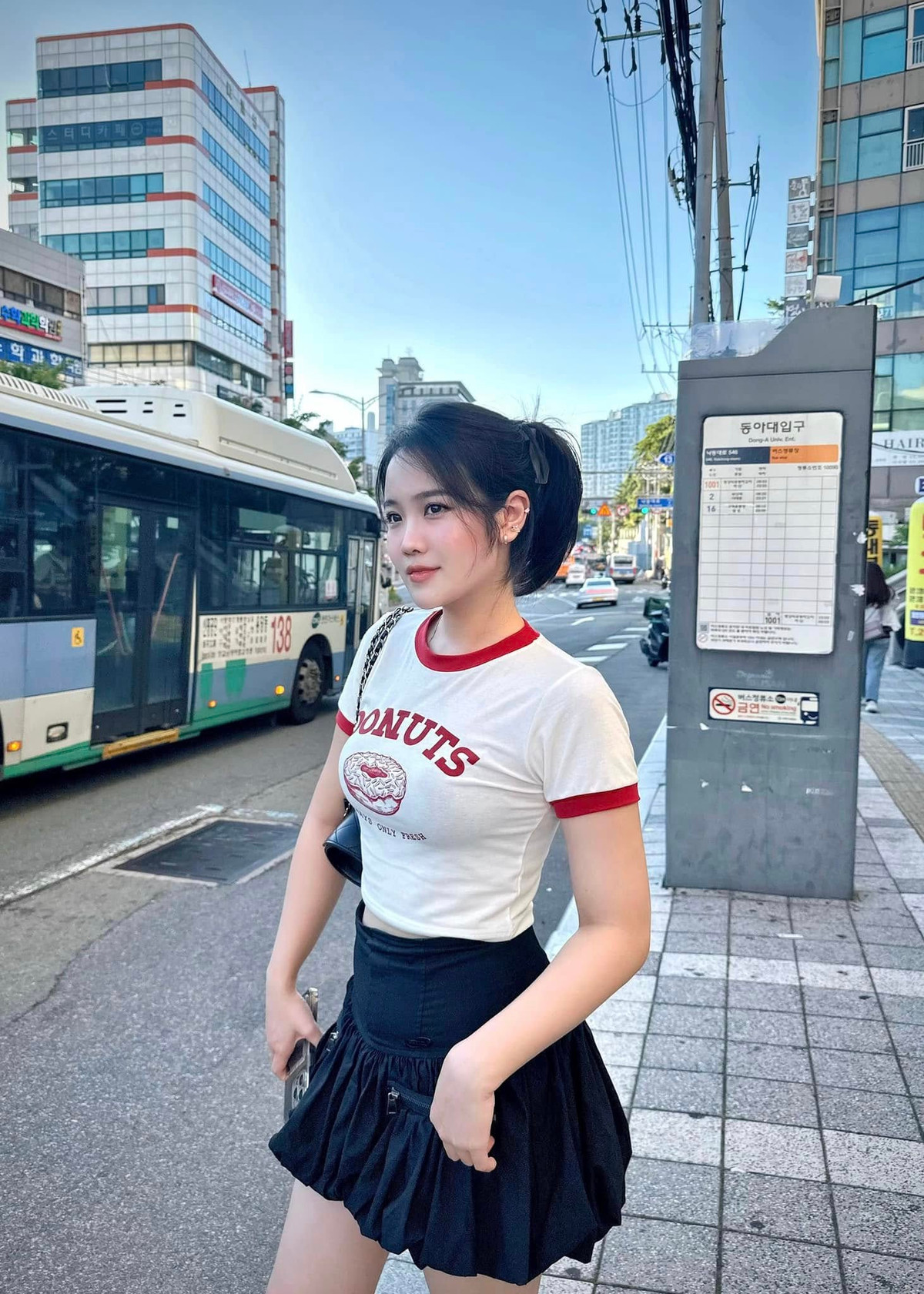 Chuyện tình của Hoành Anh Ốc và Đoàn VĂn Hậu được cho là kết thúc khoảng tháng 6/2020 - thời điểm mà chàng cầu thủ đang thi đấu cho đội bóng châu Âu.