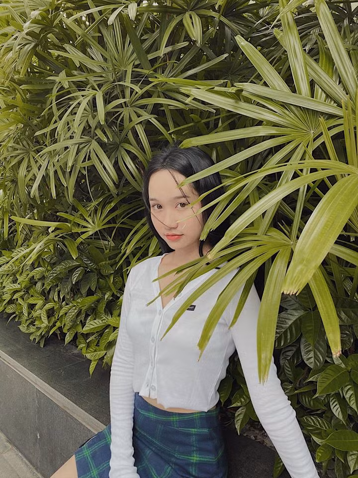 Nhìn những hình ảnh mới của Trúc Anh, dân tình chỉ biết thốt lên: Chạm phải một nụ cười, uống nhầm một ánh mắt, cơn say theo cả đời là đây!