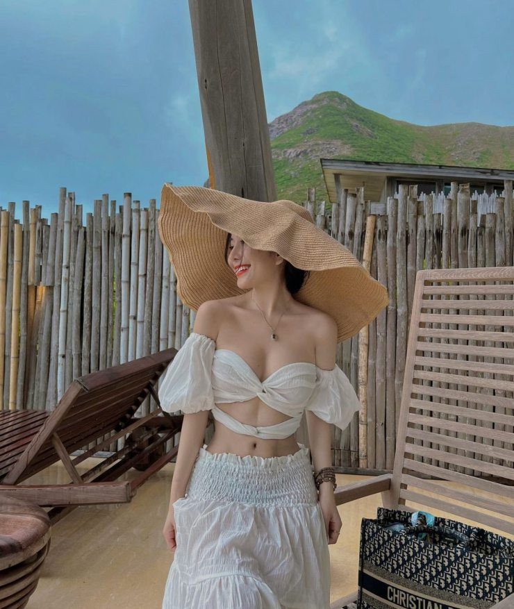 Võ Ngọc Trân còn áp dụng thói quen lành mạnh khác tốt cho cơ thể là nude khi ngủ.