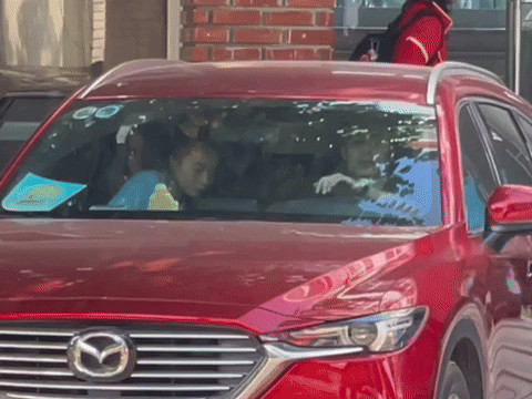 Anh chàng này cũng được cho là bạn trai tin đồn của nữ hậu vệ sinh năm 1995.