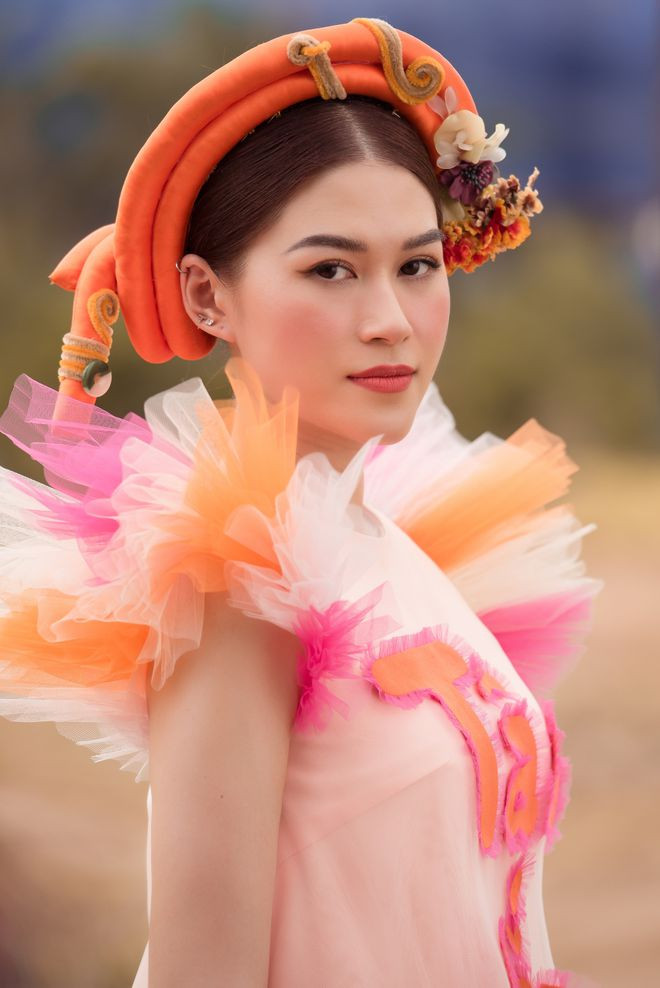 Theo tìm hiểu Ngọc Thanh Tâm là ái nữ nhà đại gia thủy sản đình đám Sài thành, đồng thời cũng là bạn thân của Primmy Trương - phu nhân Tổng giám đốc Phan Thành.