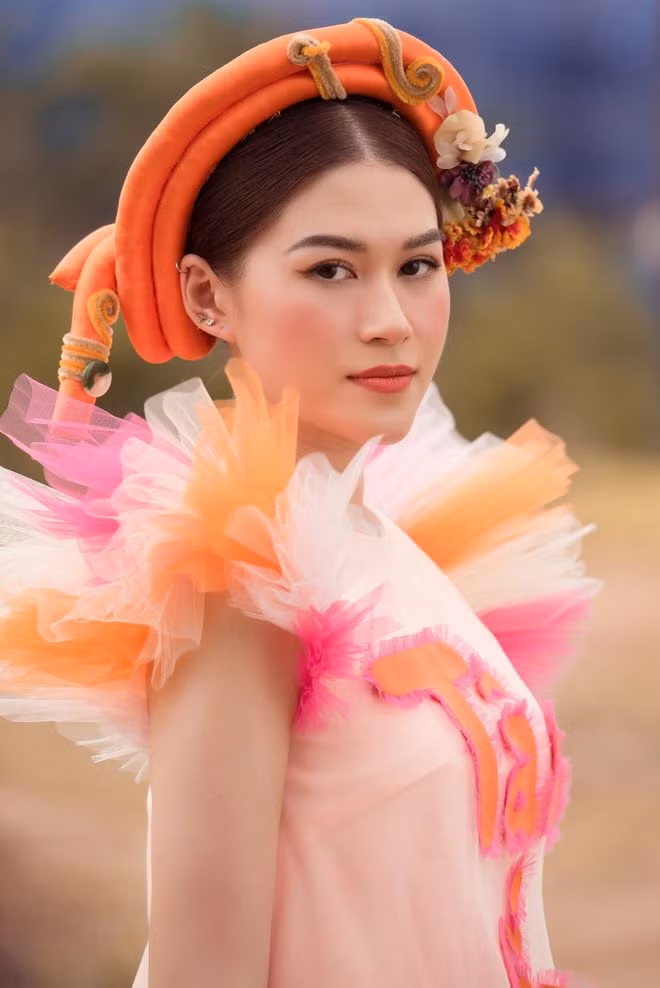 Theo tìm hiểu Ngọc Thanh Tâm là ái nữ nhà đại gia thủy sản đình đám Sài thành, đồng thời cũng là bạn thân của Primmy Trương - phu nhân Tổng giám đốc Phan Thành.