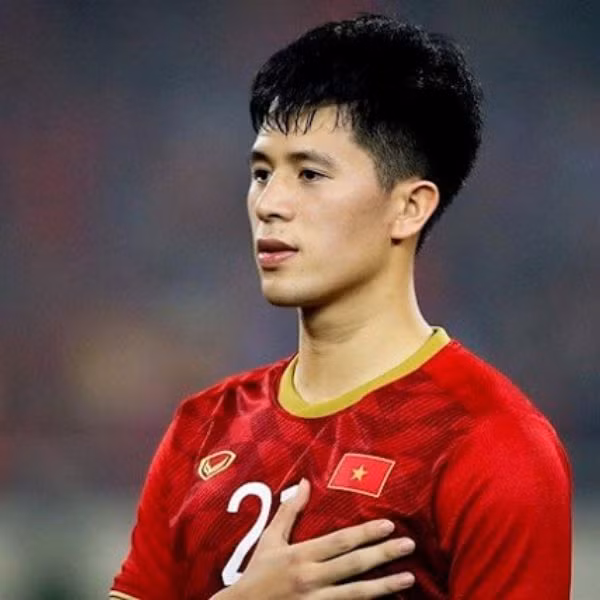 Sau một thời gian thi đấu chuyên nghiệp, Đình Trọng dần trở thành một trong những cầu thủ trẻ rất tiềm năng, đặc biệt là năm 2018, dưới sự dẫn dắt của HLV Park Hang Seo, anh cùng tuyển Việt Nam giành vị trí Á quân tại vòng chung kết U23 Châu Á, tên tuổi của cầu thủ gốc Hà Nội ngày càng có tiếng trong lòng người hâm mộ Việt Nam.