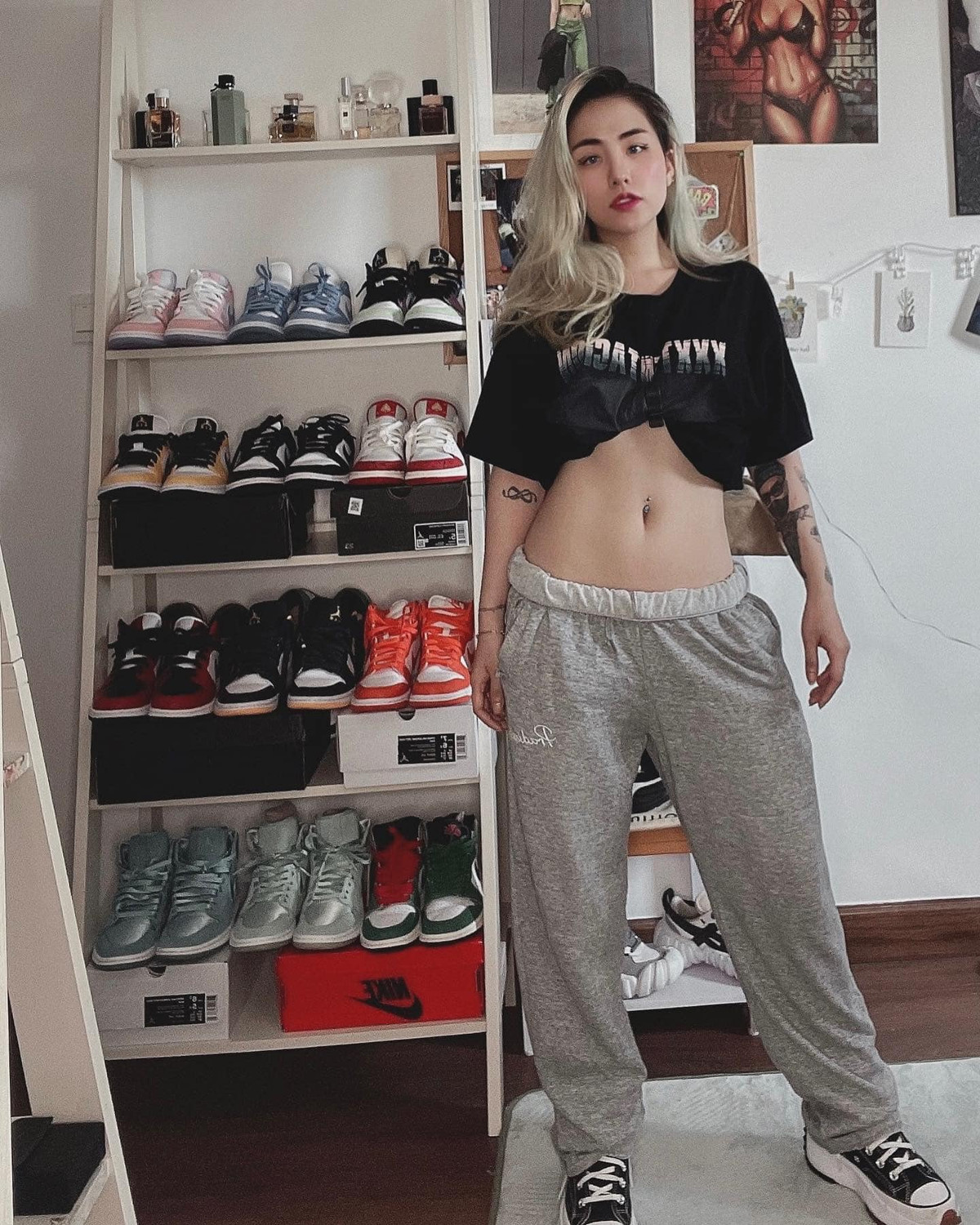 Trên trang cá nhân của mình, Du Uyên (Hoàng Mỹ Duyên) thường xuyên khiến dân tình phải trầm trồ vì các shoot hình quyến rũ ná thở, khoe body chuẩn chỉnh không chút mỡ thừa.