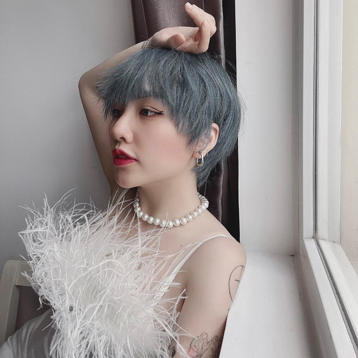 Từ sau khi chia tay Đạt G trong ồn ào và có bạn trai mới là anh chủ local brand Anh Thoại, Du Uyên càng ngày càng quyến rũ hơn.