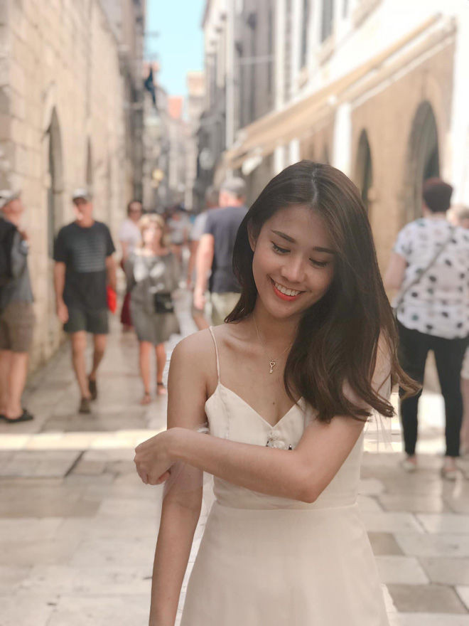 Cũng là một trong những hotgirl đời đầu của Sài Thành, Ngọc Thảo vẫn đang là cái tên được chú ý nhất trên MXH.