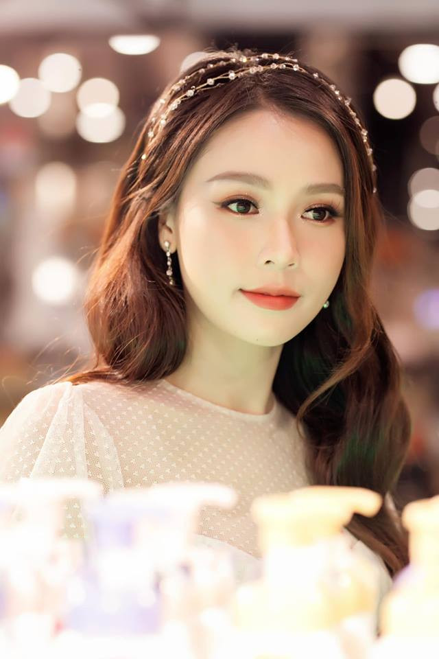 Nắm trong tay khối tài sản ước tính 2 triệu đô (khoảng 50 tỷ đồng), Sam đã gây dựng trong mắt công chúng hình ảnh của một hot girl đa tài, giàu có tự thân, không hề dựa dẫm vào đại gia.