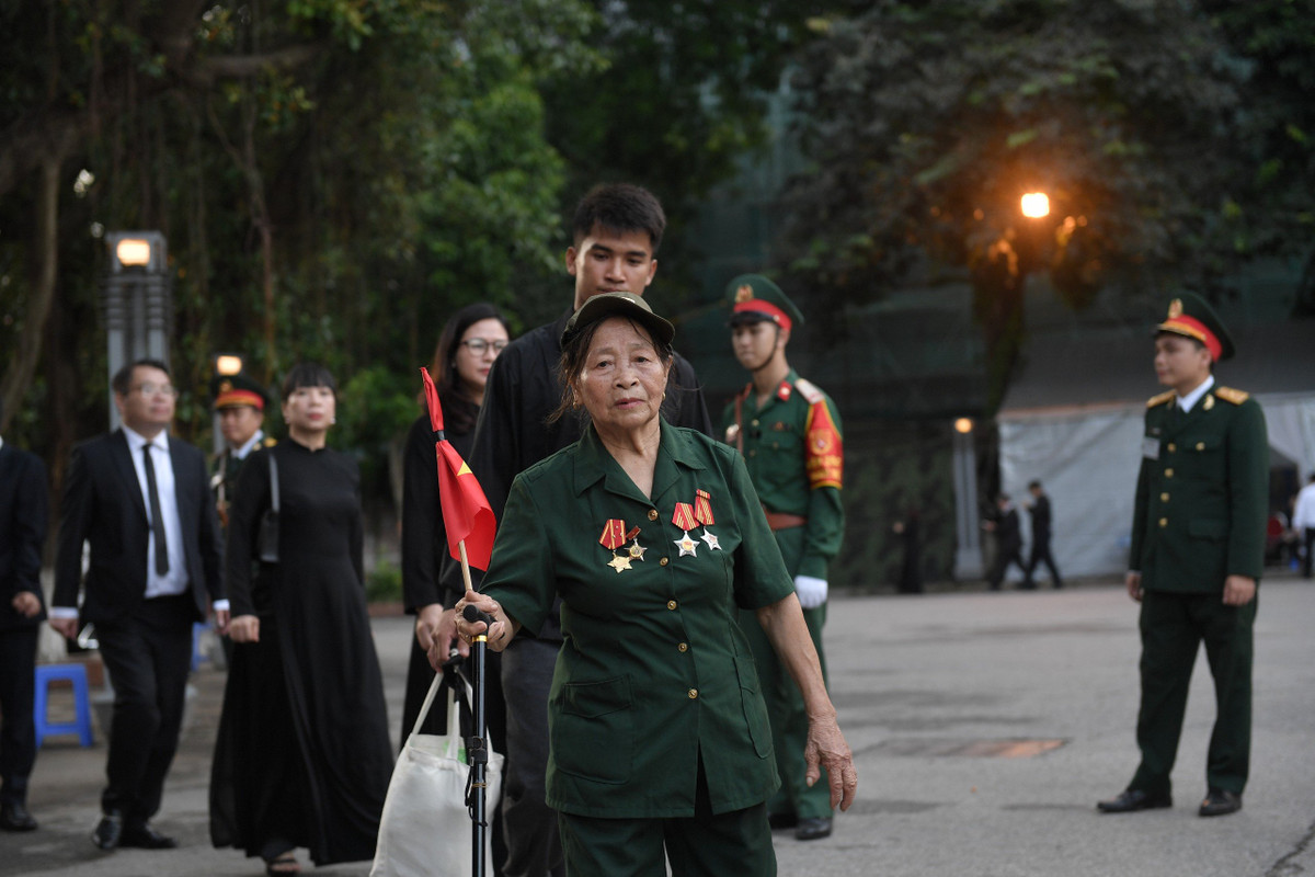 Một cựu Thanh niên Xung phong đã được viếng Đồng chí Tổng Bí thư Nguyễn Phú Trọng.