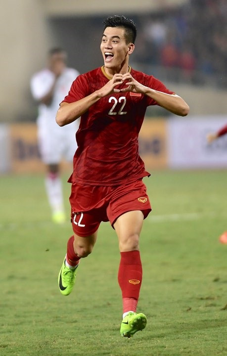 "Người tình tin đồn" của Tiến Linh không phải gương mặt xa lạ với khán giả bởi cô đã bắt đầu tham gia nghệ thuật hơn 10 năm trước. Hiện tại Quỳnh Thư được biết đến với vai trò là diễn viên, người mẫu.