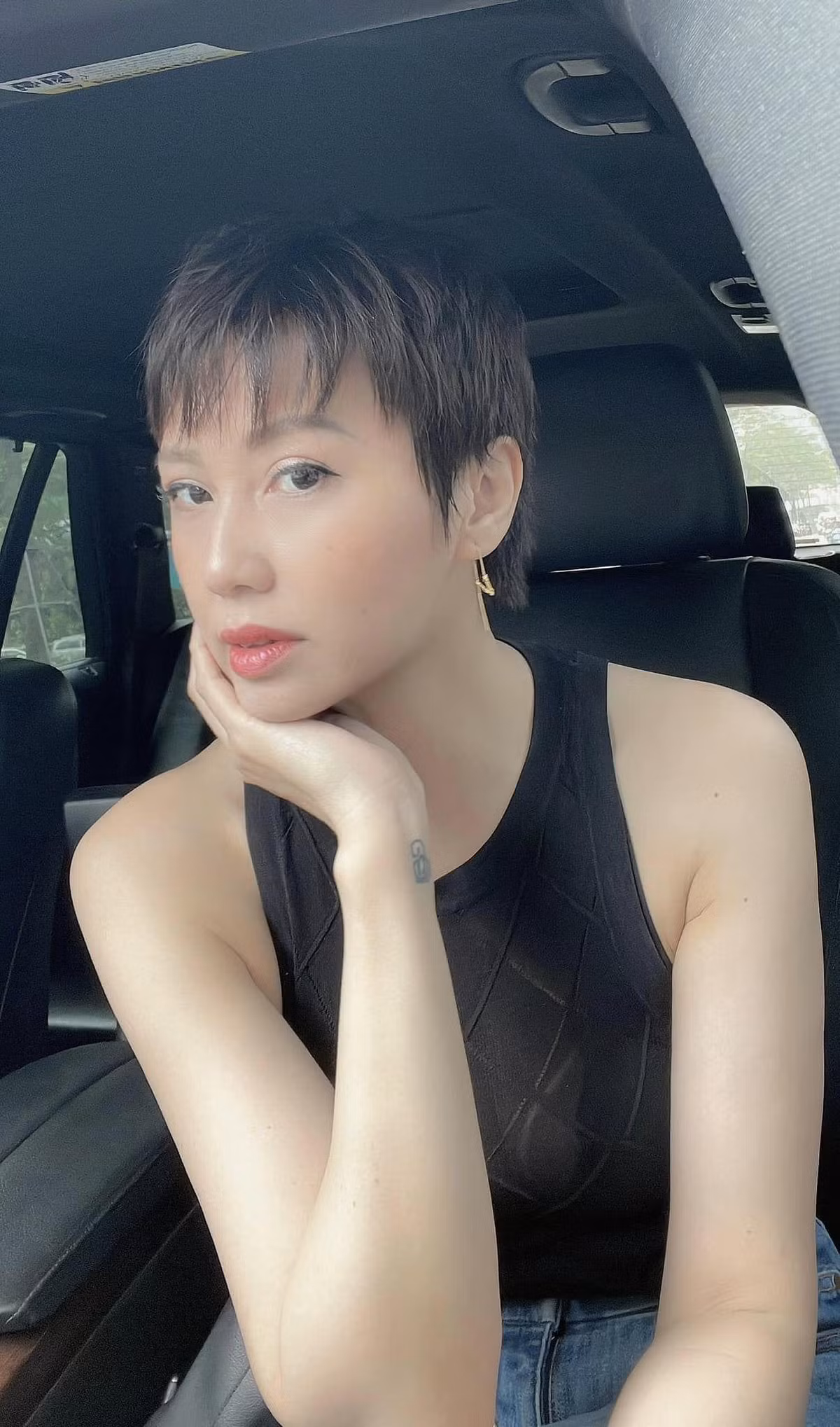 "Đến giờ mẹ em vẫn bảo, 'đấy, thằng này may, chứ không là không biết bao giờ mới được lên nhà'", Doãn Hải My kể về lời của mẹ khi lần đầu con rể tới nhà.