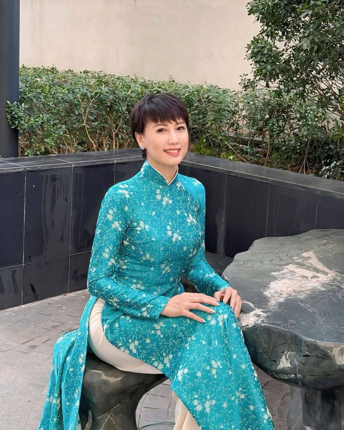 Sau hai năm khi cặp đôi Văn Hậu - Hải My về chung một nhà, bà Mai Đoàn thường xuyên ghé thăm và giúp hai vợ chồng chăm sóc bé Lúa. Bà cũng thường xuyên cùng các con "hẹn hò" cà phê, ăn uống gần gũi và gắn kết.