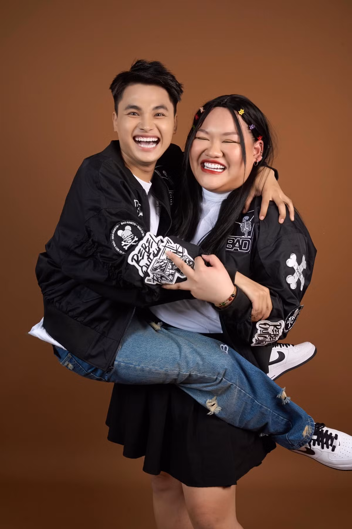 Nói về hành trình xây kênh TikTok cũng như đến với nhau, Hải Vót và Kim Liên cho biết ban đầu chỉ xem đó là nơi giải trí, lưu giữ những khoảnh khắc đẹp hàng ngày nhưng lại được mọi người yêu mến nên đã quyết định coi đây là một công việc nghiêm túc, cùng nhau xây dựng hình ảnh cặp đôi.