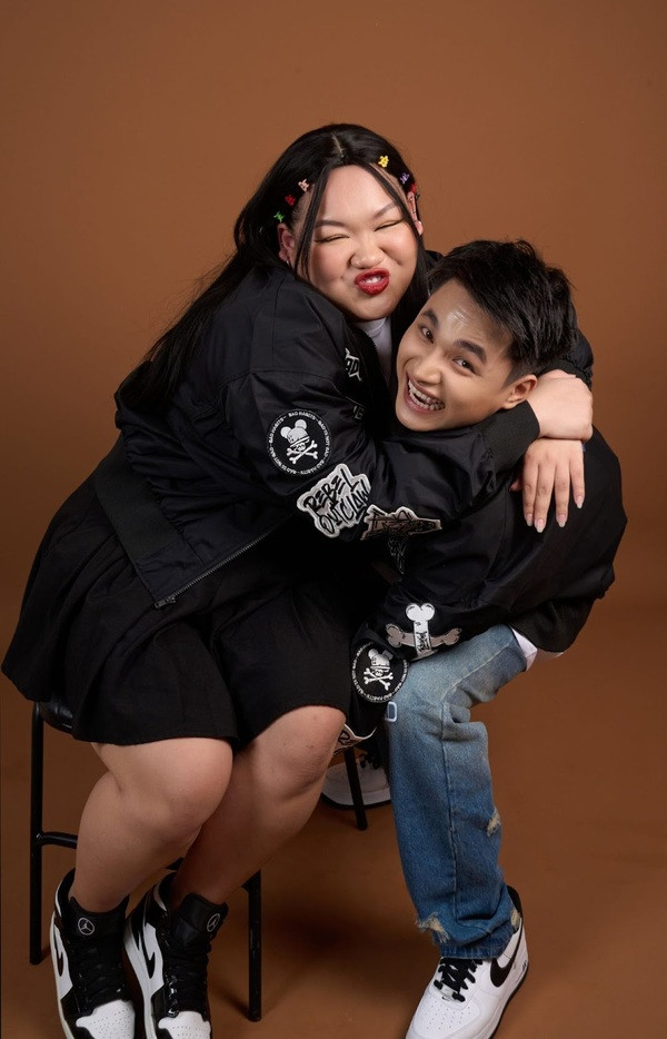 Nếu để ý Hải Vót và Mai Kim Liên thường xuyên xuất hiện trên kênh TikTok của nhau với những đoạn video ngắn, hài hước về chuyện tình cảm của mình.