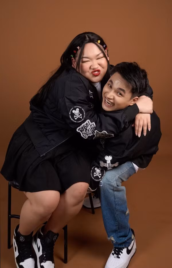 Nếu để ý Hải Vót và Mai Kim Liên thường xuyên xuất hiện trên kênh TikTok của nhau với những đoạn video ngắn, hài hước về chuyện tình cảm của mình.